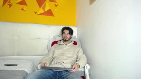 LiamLuxe online show from 4, 2, 2025