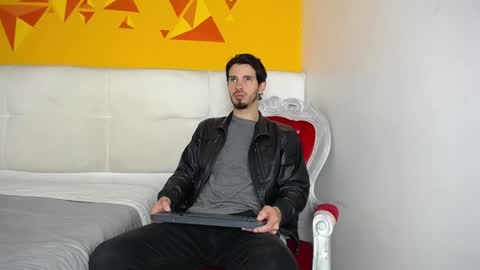 LiamLuxe online show from 8, 2, 2025