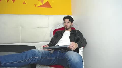 LiamLuxe online show from 8, 3, 2025