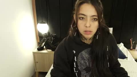 L I A M O N R O E online show from 22, 3, 2026