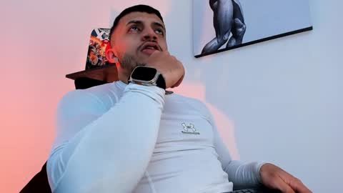 Snapshot of liamreigns_ chatting on 6, 2, 2025 liam online show from 6, 2, 2025