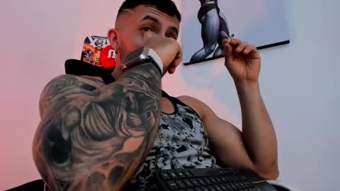 Snapshot of liamreigns_ chatting on 28, 2, 2025 liam online show from 28, 2, 2025