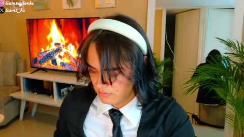 Snapshot of liamtaylor_ chatting on 1, 10, 2025 Tell me Liam online show from 1, 10, 2025