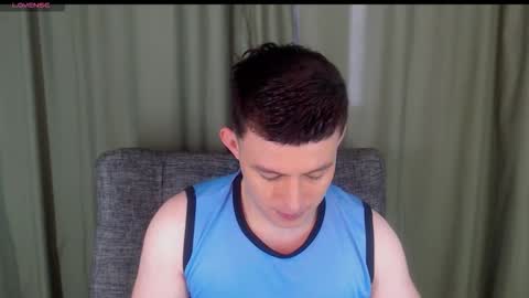 Snapshot of lian_eathan chatting on 27, 10, 2025 lian_eathan online show from 27, 10, 2025