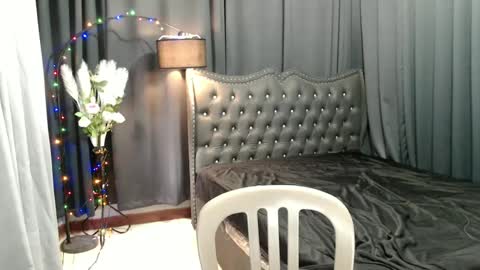 Snapshot of liane_mei chatting on 4, 1, 2025 Liane online show from 4, 1, 2025