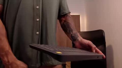 lianjones9 online show from 22, 10, 2025