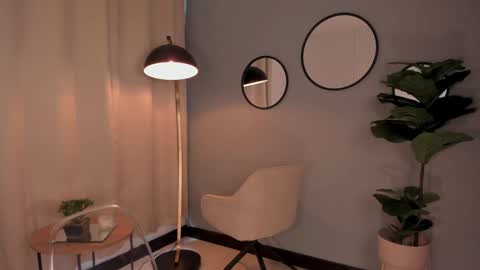 Snapshot of liapearce chatting on 27, 12, 2024 Lia online show from 27, 12, 2024