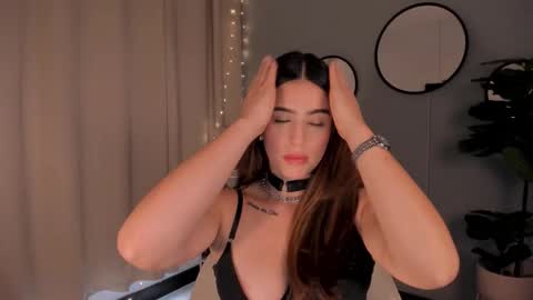 Snapshot of liapearce chatting on 15, 9, 2025 Lia online show from 15, 9, 2025