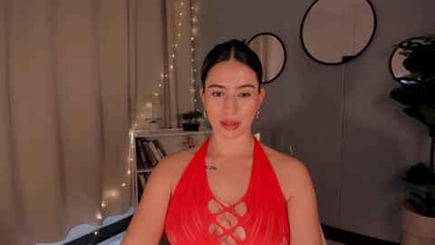 Snapshot of liapearce chatting on 16, 9, 2025 Lia online show from 16, 9, 2025