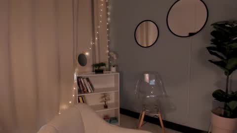 Snapshot of liapearce chatting on 18, 9, 2025 Lia online show from 18, 9, 2025