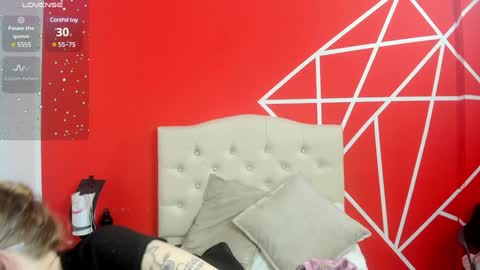 Lia Roberts online show from 4, 1, 2025