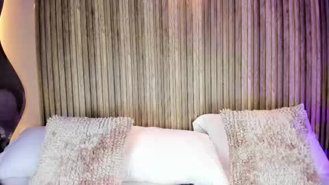  LIA TINK  online show from 15, 1, 2026