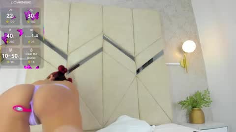 liavelez_ online show from 15, 4, 2026