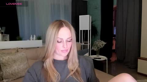 Snapshot of libby_nora chatting on 19, 2, 2025 Libby online show from 19, 2, 2025