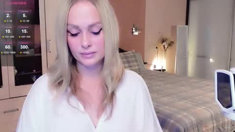 Snapshot of libby_nora chatting on 8, 11, 2025 Libby online show from 8, 11, 2025