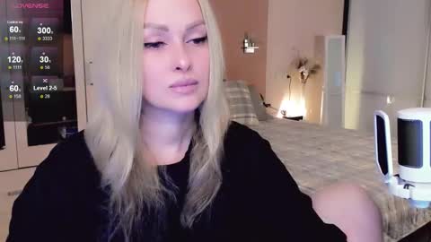 Snapshot of libby_nora chatting on 11, 11, 2025 Libby online show from 11, 11, 2025