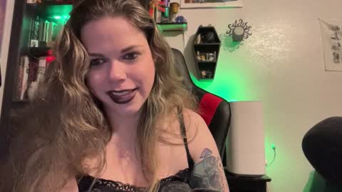 Libby Deetz online show from 19, 12, 2024