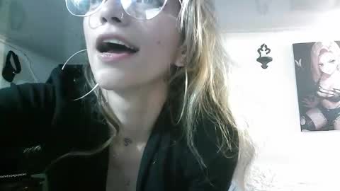 Snapshot of licethf00x chatting on 20, 11, 2025 licethf00x online show from 20, 11, 2025