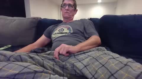 Snapshot of lifer77 chatting on 28, 10, 2025 lifer77 online show from 28, 10, 2025