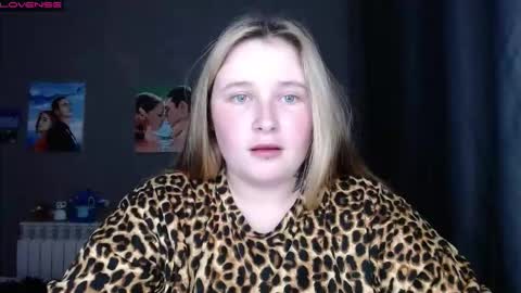 light_lunaa online show from 17, 9, 2025