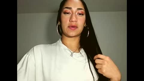 Snapshot of liia__strong chatting on 4, 10, 2025 LIIA online show from 4, 10, 2025