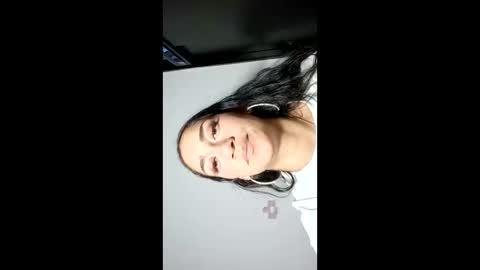 Snapshot of liia__strong chatting on 12, 10, 2025 LIIA online show from 12, 10, 2025
