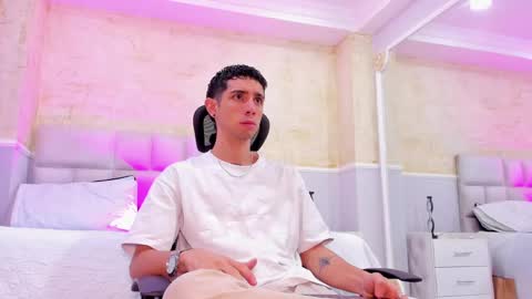 Snapshot of liiamhudson_ chatting on 5, 3, 2025 L I I A M online show from 5, 3, 2025