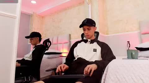 Snapshot of liiamhudson_ chatting on 8, 3, 2025 L I I A M online show from 8, 3, 2025