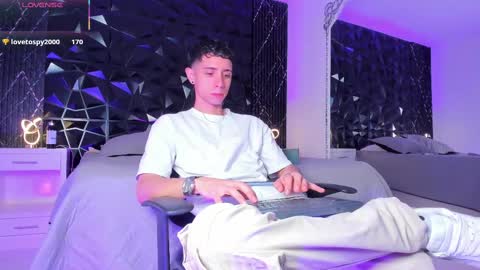 Snapshot of liiamhudson_ chatting on 9, 3, 2025 L I I A M online show from 9, 3, 2025