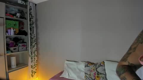         online show from 25, 11, 2025