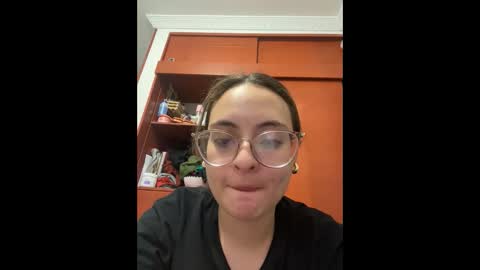 liilaaaa23 online show from 10, 10, 2025
