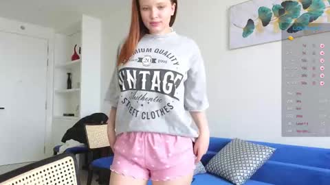 Snapshot of like_sun chatting on 20, 2, 2025 Call me Anna online show from 20, 2, 2025