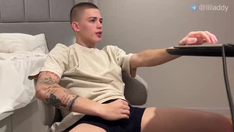 Snapshot of lil_addy chatting on 27, 9, 2025 Addy online show from 27, 9, 2025