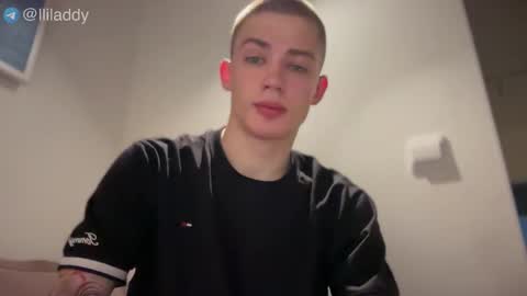 Snapshot of lil_addy chatting on 23, 11, 2025 Addy online show from 23, 11, 2025