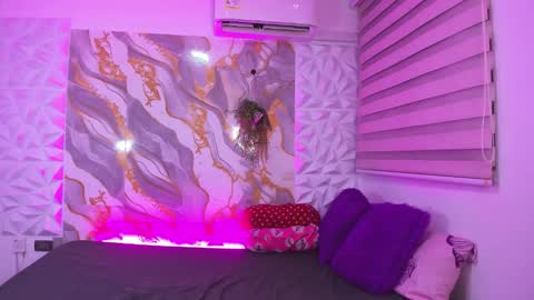 daphne and stuart online show from 4, 12, 2025