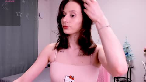 Snapshot of lil_ember chatting on 19, 1, 2025 Little Amber Guys please if its not difficult for you give it a thumbs up online show from 19, 1, 2025