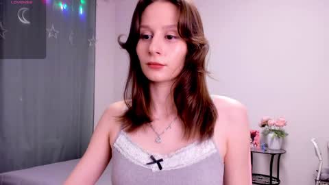 Snapshot of lil_ember chatting on 28, 1, 2025 Little Amber Guys please if its not difficult for you give it a thumbs up online show from 28, 1, 2025