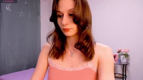 Snapshot of lil_ember chatting on 21, 2, 2025 Little Amber Guys please if its not difficult for you give it a thumbs up online show from 21, 2, 2025