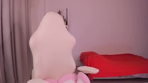 Snapshot of lil_happiness chatting on 15, 10, 2025 for free registration 3 online show from 15, 10, 2025