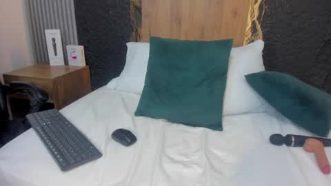 L I L A online show from 9, 4, 2026