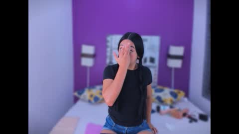 Snapshot of lila_pinky chatting on 11, 11, 2025 L I L A online show from 11, 11, 2025