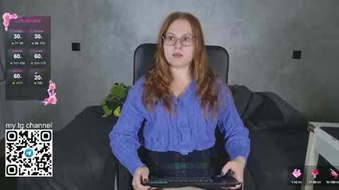 lila_pitt online show from 25, 9, 2025