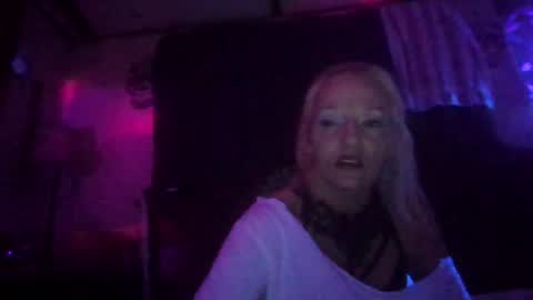 Snapshot of lilbit4u chatting on 23, 2, 2025 lilbit4u online show from 23, 2, 2025