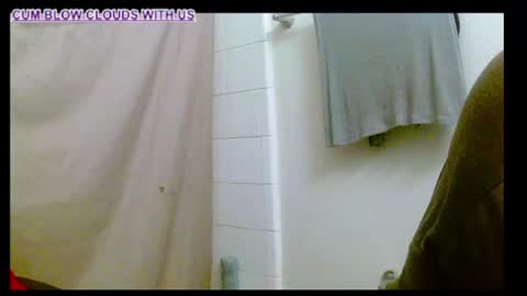 Snapshot of lilbratty_clouds_ogpuffdragon chatting on 15, 1, 2026 lilbratty_clouds_ogpuffdragon online show from 15, 1, 2026