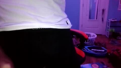 Snapshot of lilcruz31 chatting on 18, 5, 2026 lilcruz31 online show from 18, 5, 2026