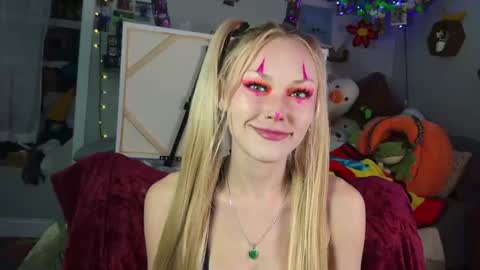 Snapshot of lilfknsquirt chatting on 4, 11, 2025 LilSquirt online show from 4, 11, 2025