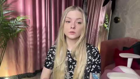 Snapshot of lili_01 chatting on 27, 4, 2026 Lili online show from 27, 4, 2026