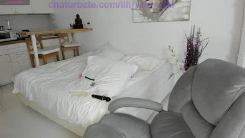 Lilith Nickol online show from 31, 1, 2025