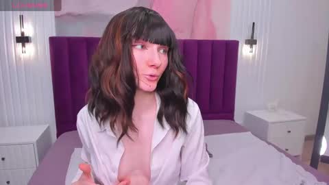 Lilli  follow me kiss online show from 12, 3, 2025