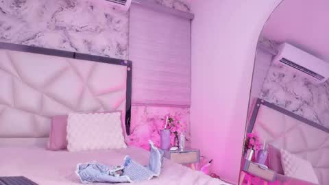 Snapshot of lili_jhonson chatting on 10, 5, 2026 Lily online show from 10, 5, 2026